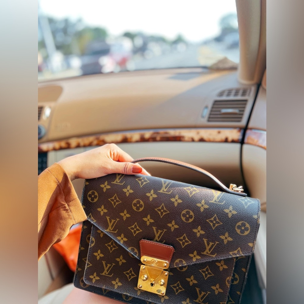 ✅ AUTH Louis Vuitton Monogram Monceau 28